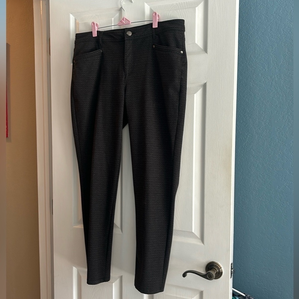 Christopher and Banks Signature Slimming Pants Charcoal and Black Pattern Sz 16